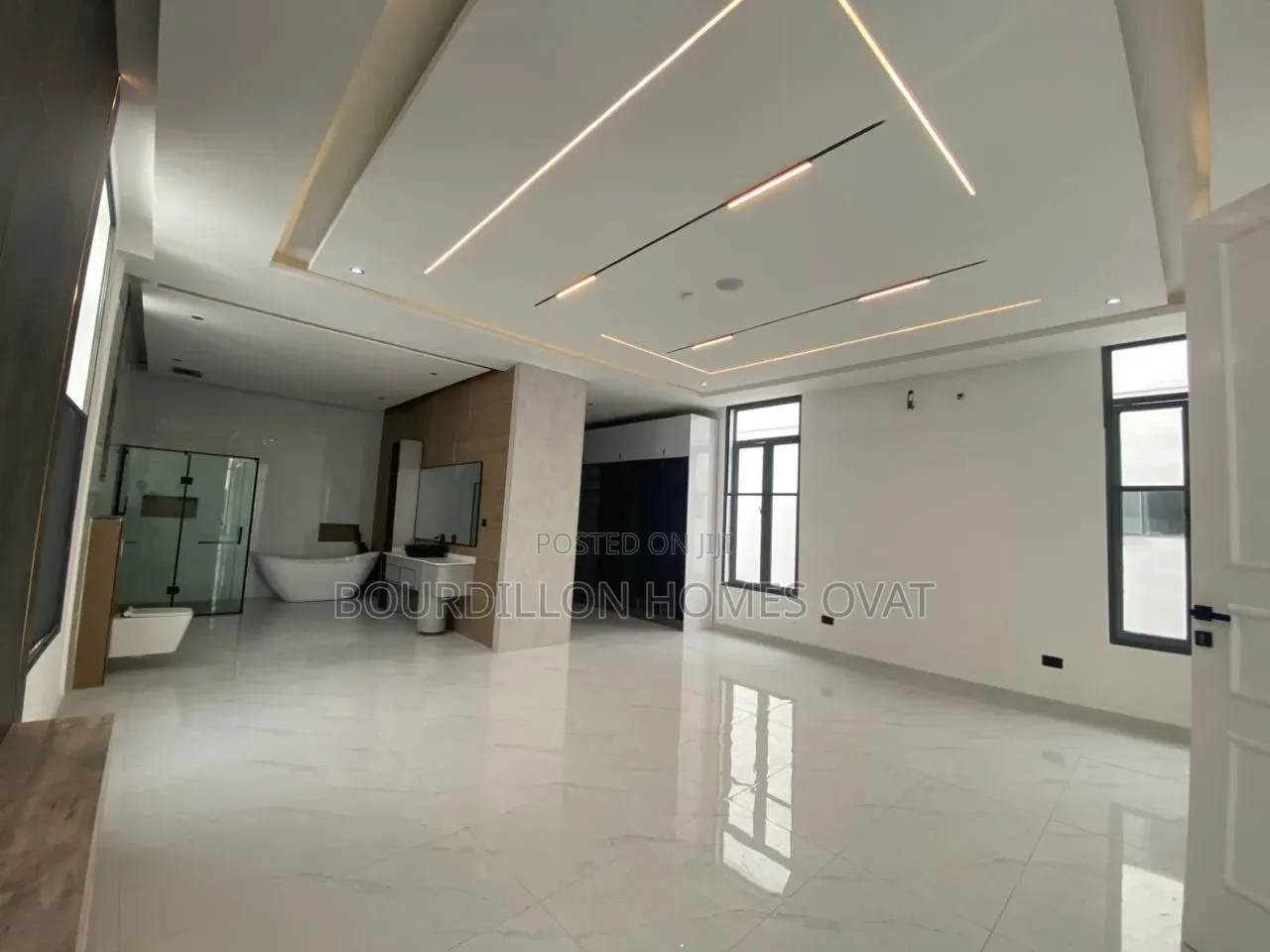 5bdrm Duplex in Osapa London Lekki for sale in Osapa london