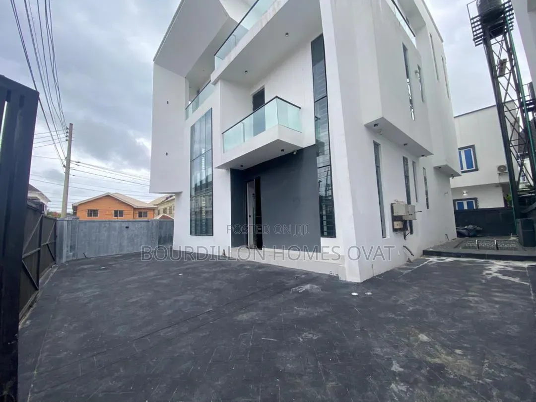 4bdrm Penthouse in Osapa London Lekki for sale in Osapa london