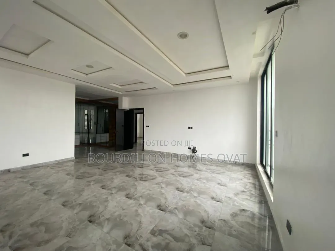4bdrm Penthouse in Osapa London Lekki for sale in Osapa london