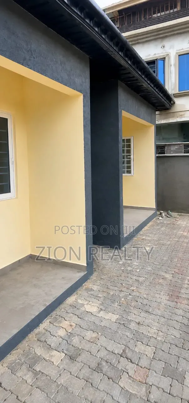 Mini Flat in Royal Garden Estate, Lakowe for rent in Lakowe