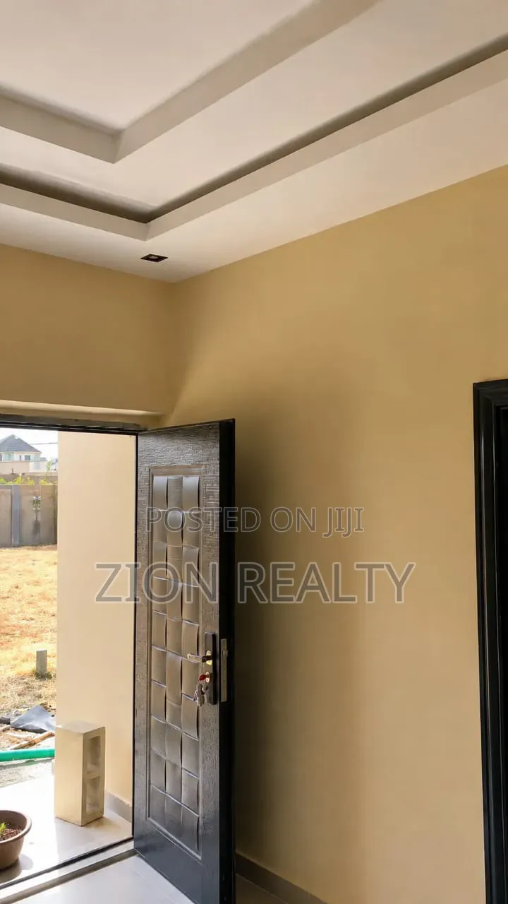 Mini Flat in Royal Garden Estate, Lakowe for rent in Lakowe
