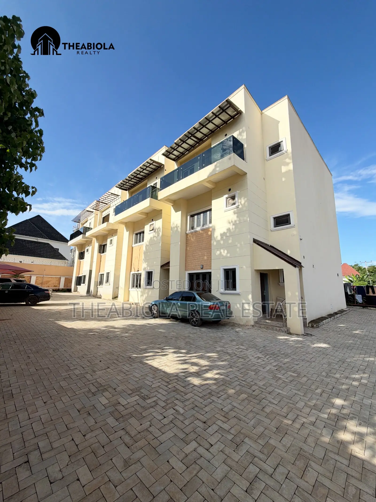 5bdrm Townhouse/Terrace in In A Mini Estate, for sale in Gudu