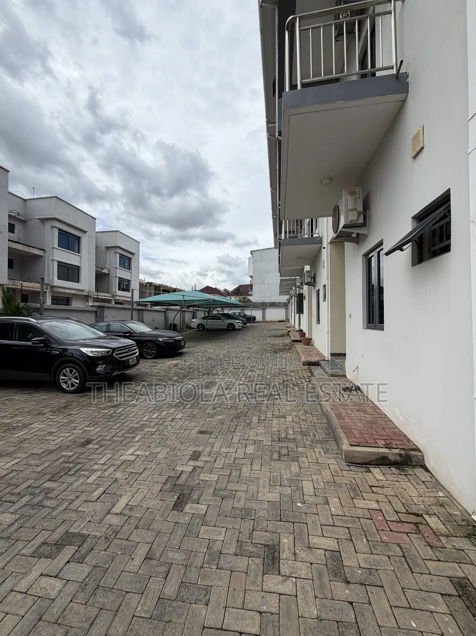 4bdrm Townhouse / Terrace in In A Mini Estate In for rent in Guzape District