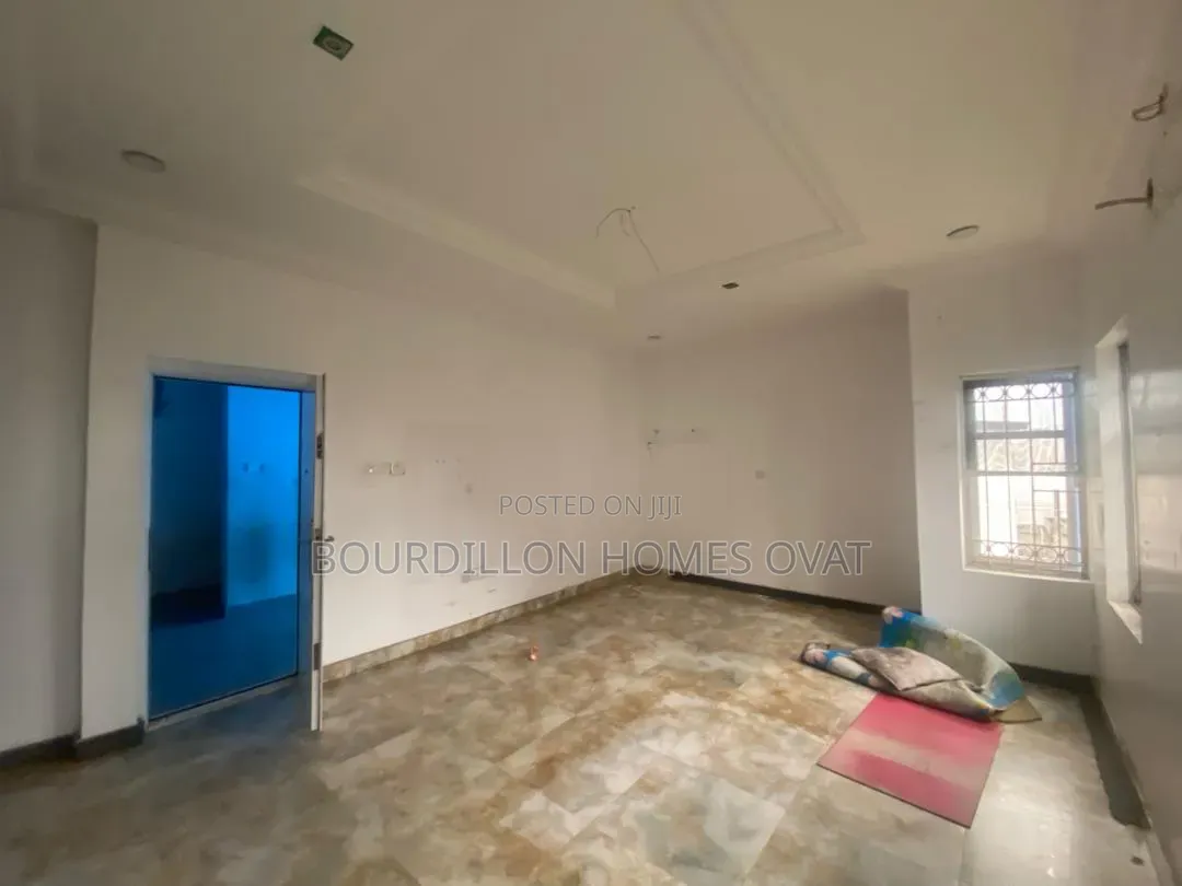 5bdrm Duplex in Osapa London Lekki for sale in Osapa london