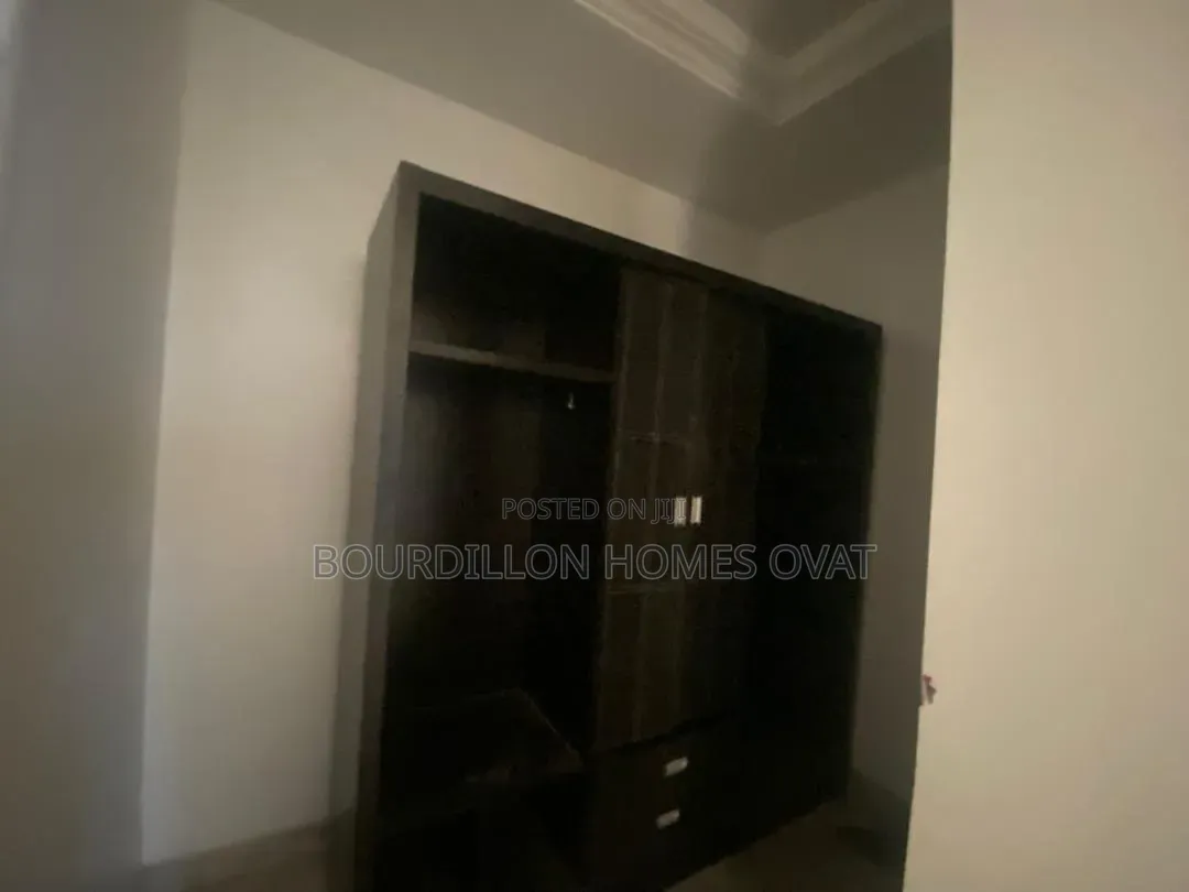 5bdrm Duplex in Osapa London Lekki for sale in Osapa london