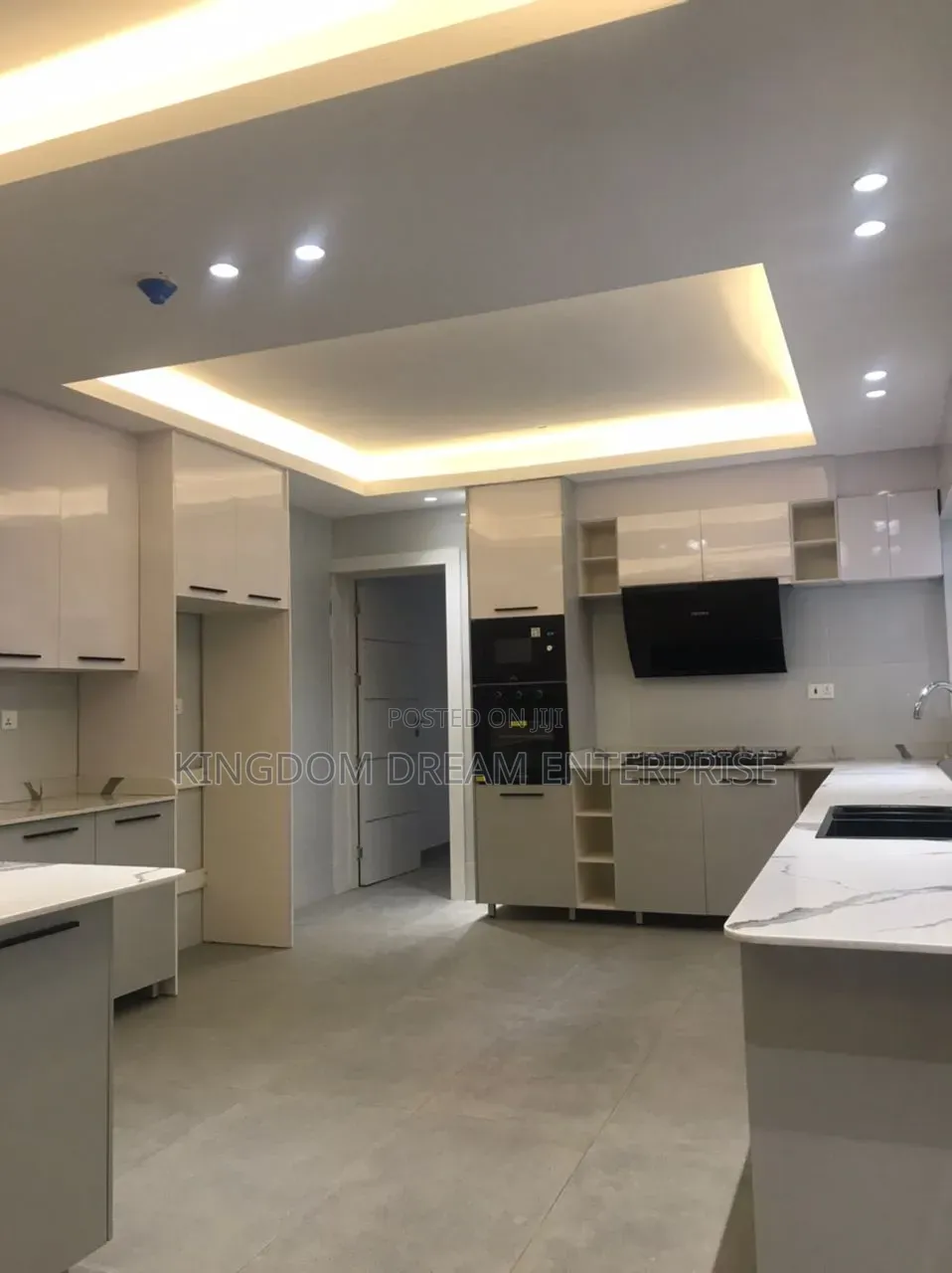 3bdrm Apartment in Ikoyi Lagos, Bourdillon for rent in Bourdillon