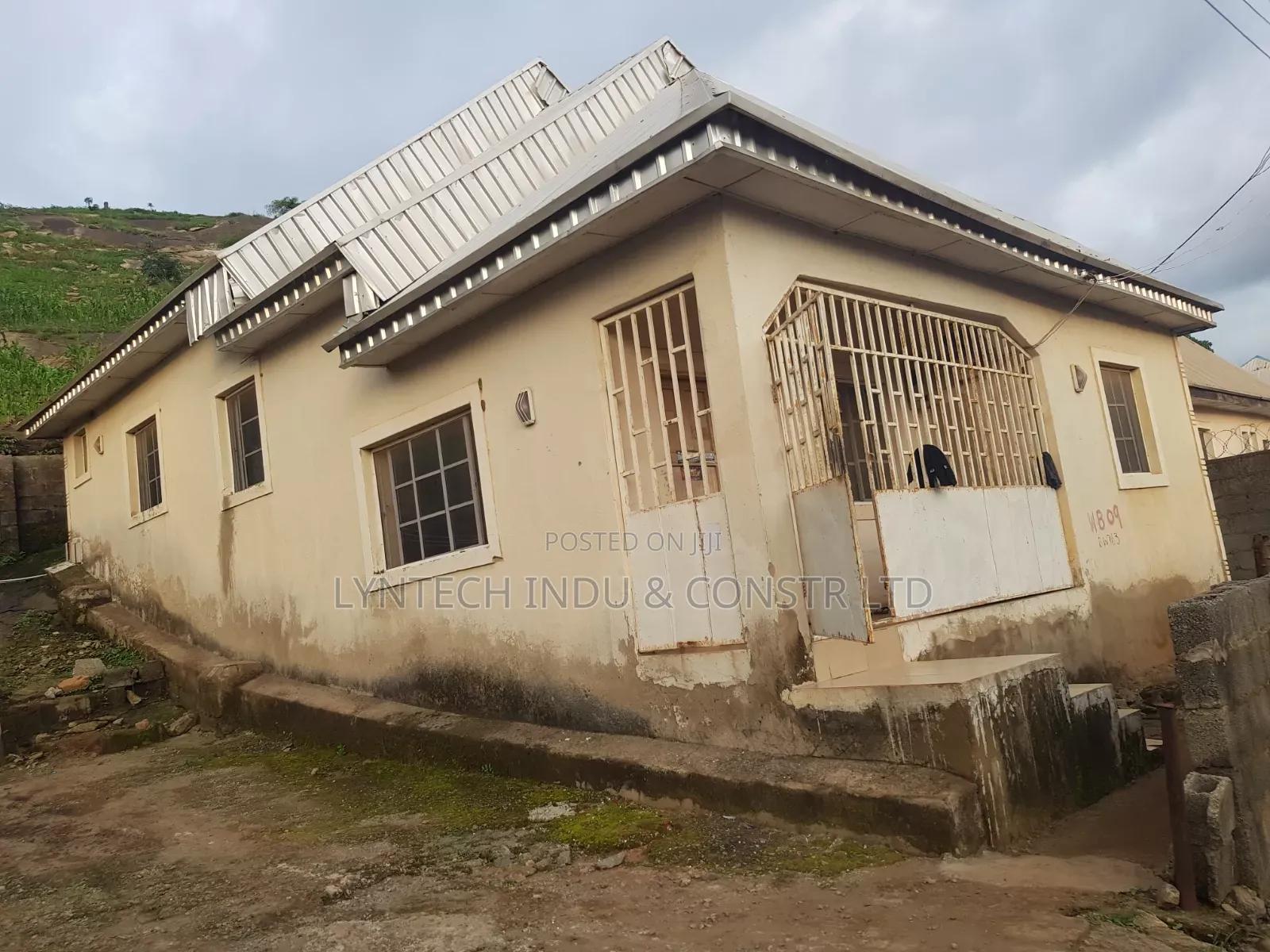3bdrm Bungalow in Jigo, Ushafa for sale in Ushafa