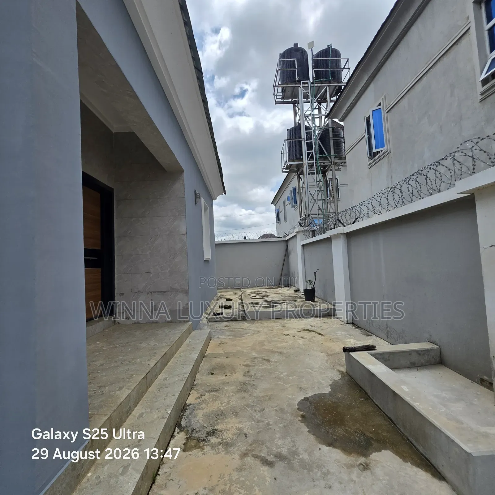 4bdrm Penthouse in Nut, Lugbe District for sale in Lugbe District