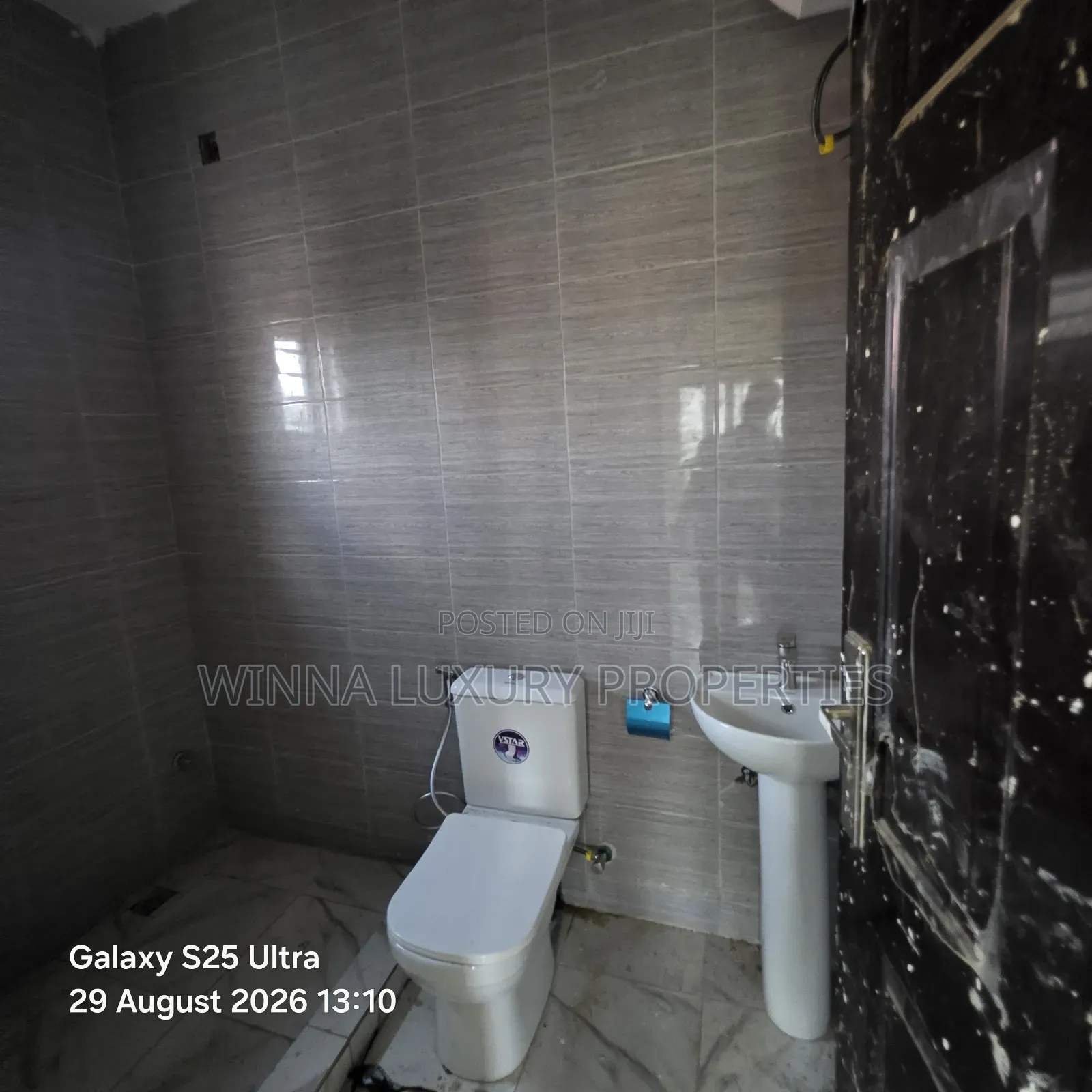3bdrm Apartment in Beaufort Court, Lugbe District for sale in Lugbe District