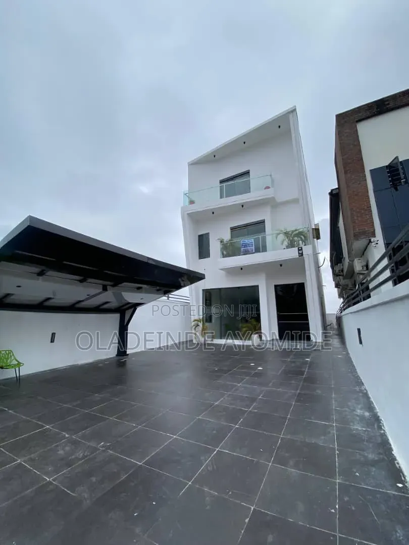 5bdrm Duplex in Chevron for sale in Chevron