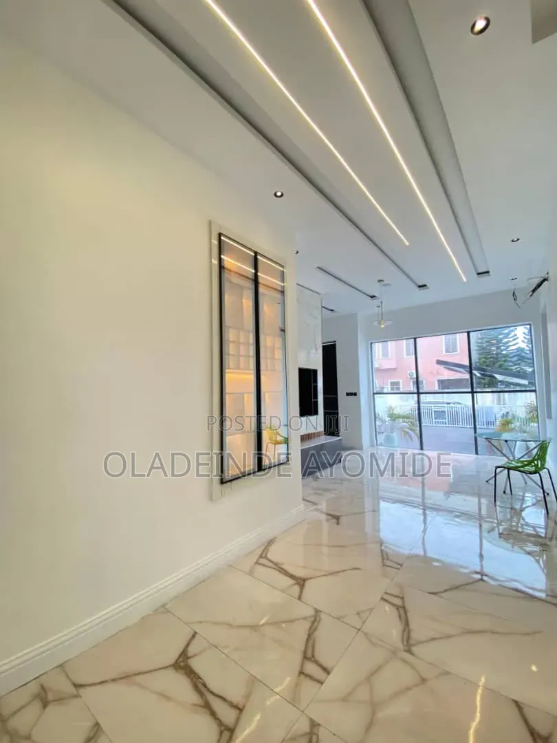 5bdrm Duplex in Chevron for sale in Chevron