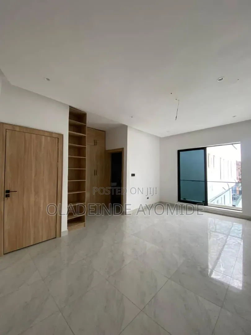 4bdrm Duplex in Chevron for sale in Chevron
