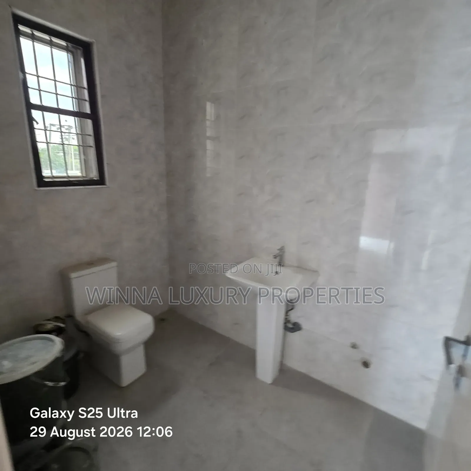 6bdrm Duplex in Nut Opposite River, Lugbe District for sale in Lugbe District