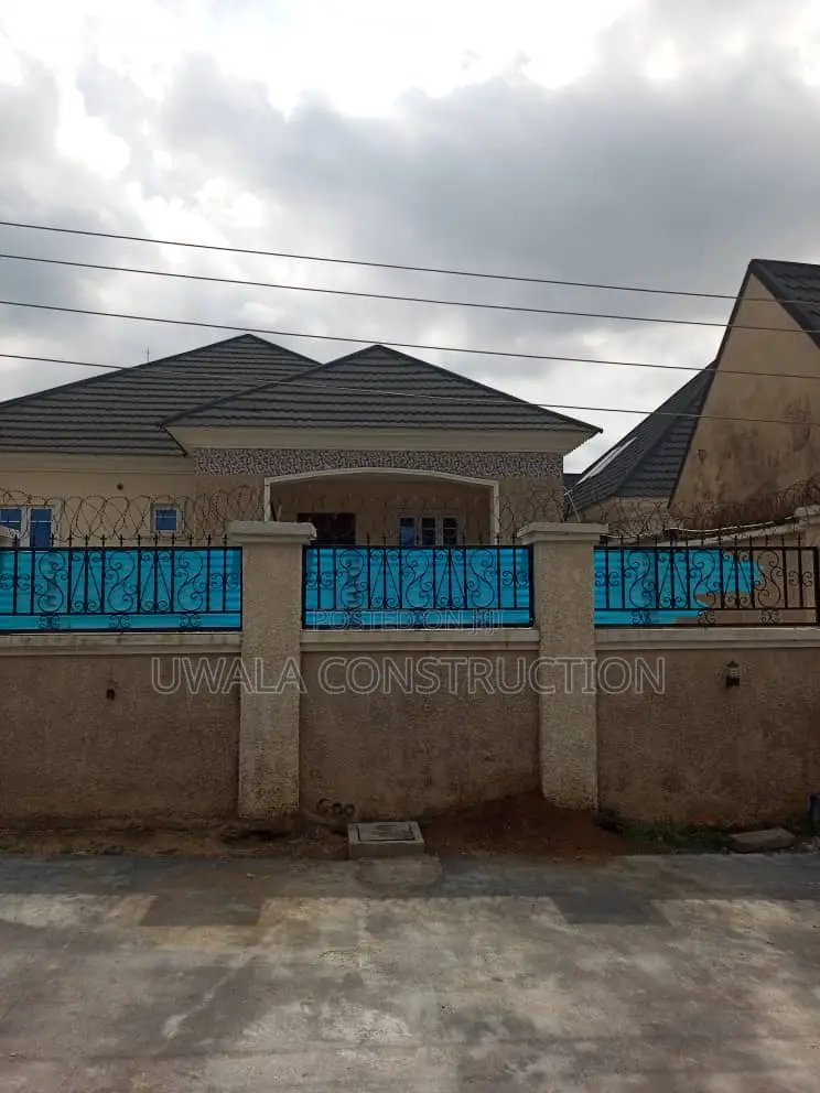3bdrm Bungalow in Idu Industrial for sale in Idu Industrial