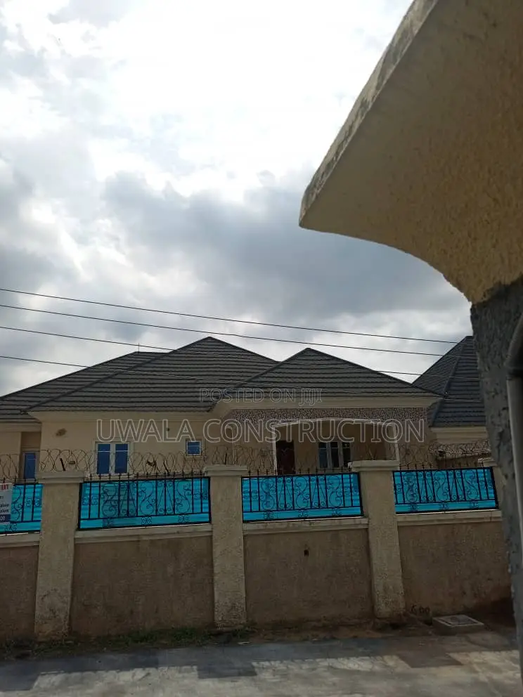3bdrm Bungalow in Idu Industrial for sale in Idu Industrial