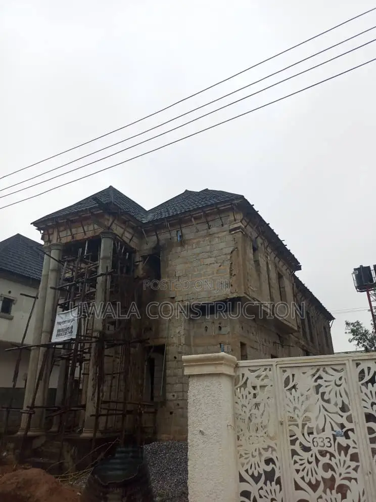 5bdrm Duplex in Idu Industrial for sale in Idu Industrial