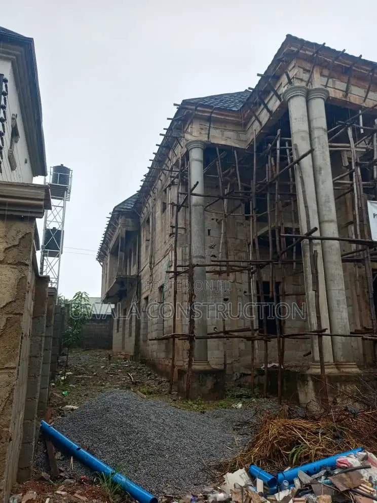 5bdrm Duplex in Idu Industrial for sale in Idu Industrial