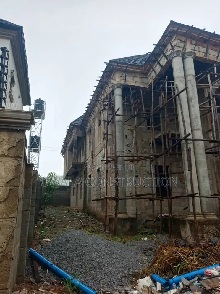 5bdrm Duplex in Idu Industrial for sale in Idu Industrial
