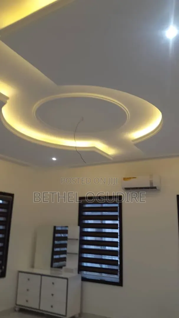 12bdrm House in Port-Harcourt for sale in Port-Harcourt