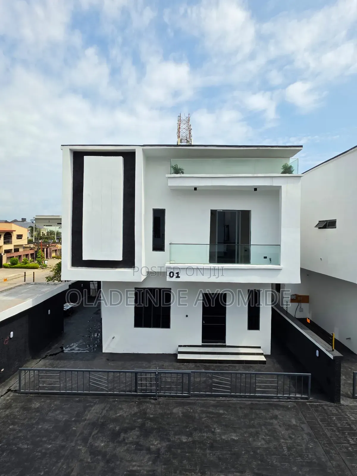 4bdrm Duplex in Idado for sale in Idado