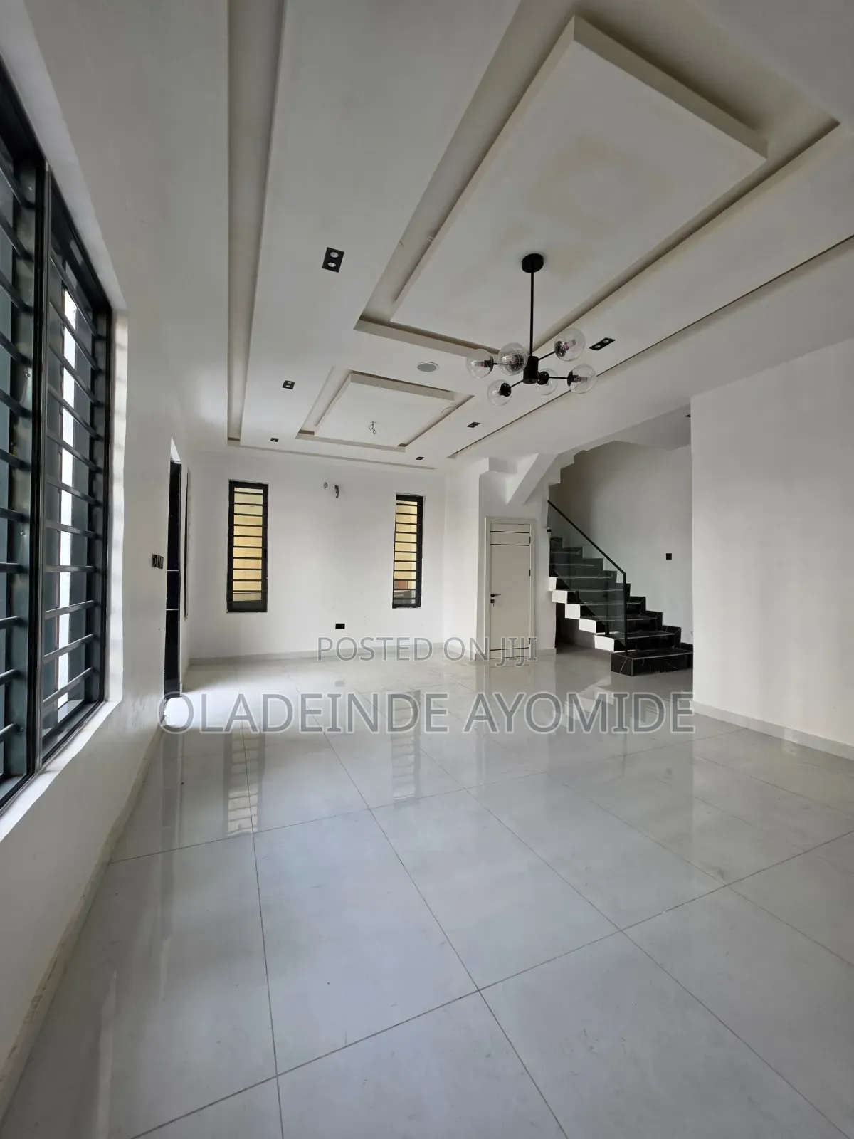 4bdrm Duplex in Idado for sale in Idado