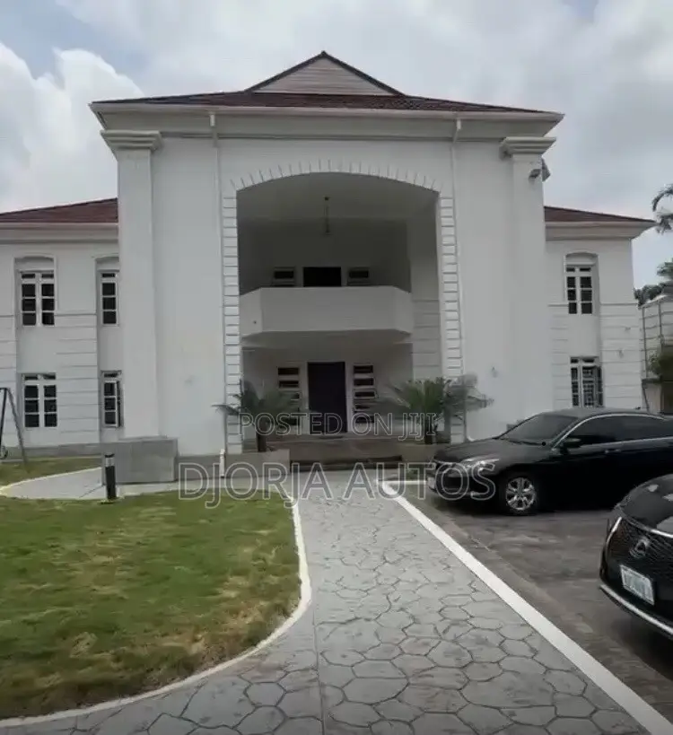 5bdrm Duplex in Apo Legislative for sale in Apo Resettlement