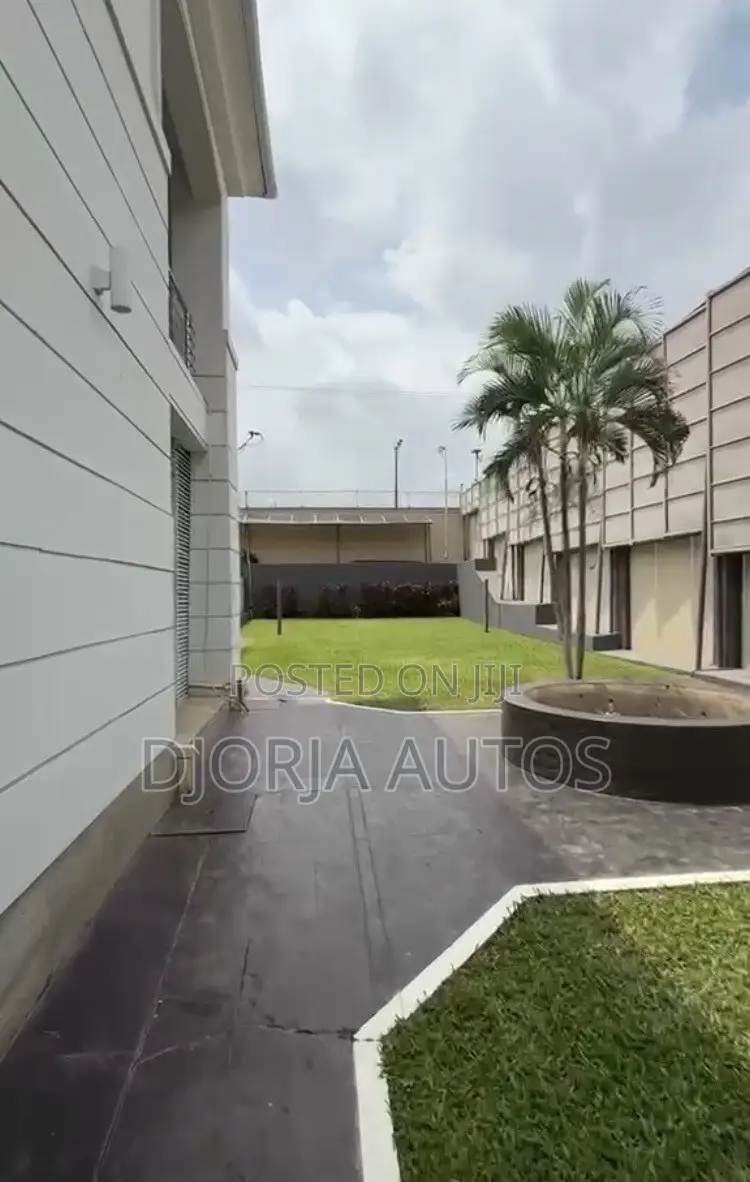 5bdrm Duplex in Apo Legislative for sale in Apo Resettlement