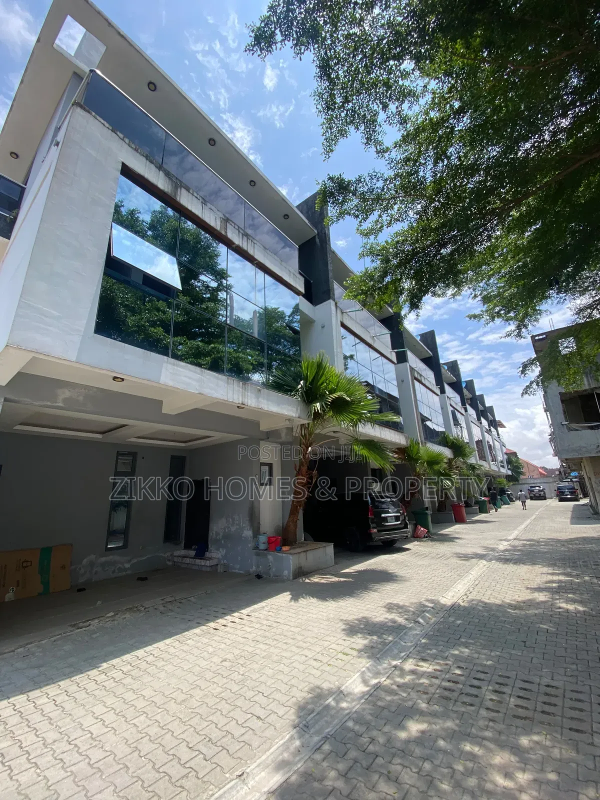 4bdrm Duplex in Southern View, Chevron for rent in Chevron