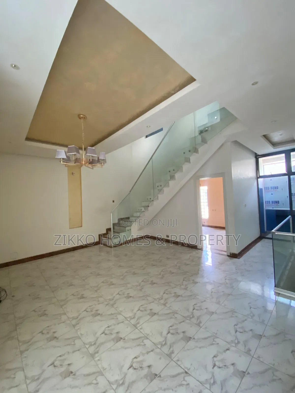 4bdrm Duplex in Southern View, Chevron for rent in Chevron