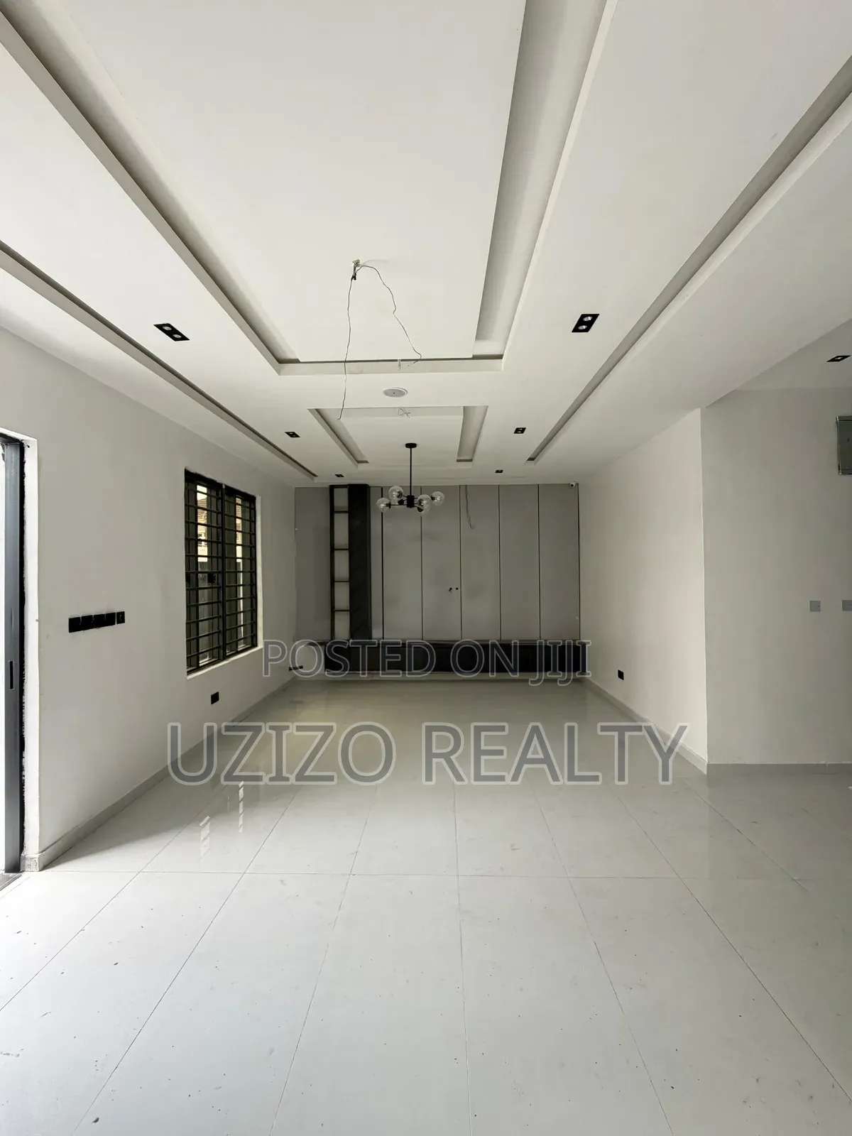5bdrm Duplex in Ikota for sale in Ikota