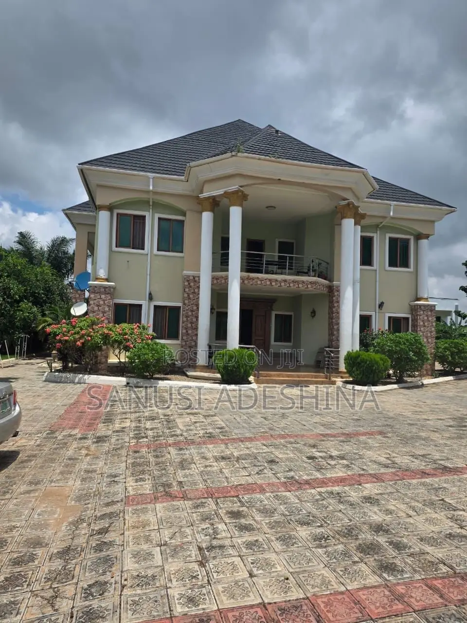 8bdrm Duplex in Guzape Main,Fct for sale in Guzape District
