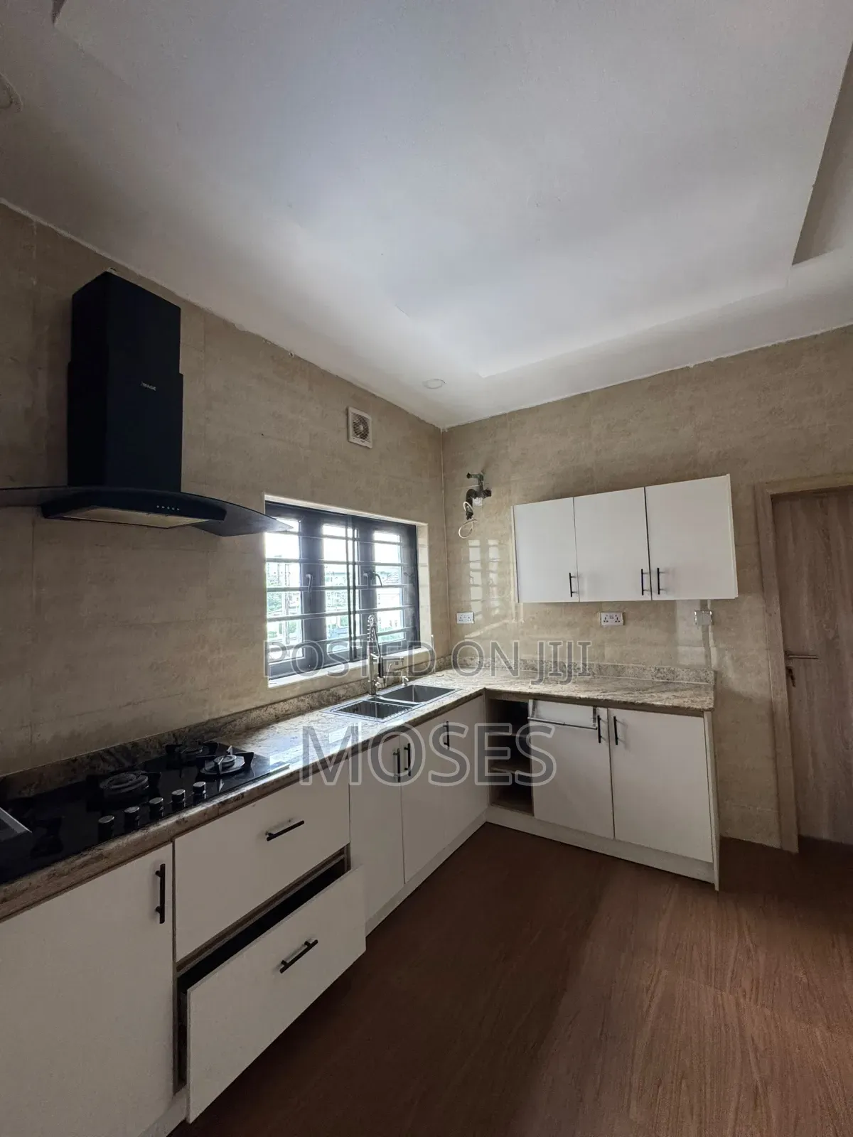 4bdrm Duplex in Inside An Access, Victoria Island Extension for rent in Victoria Island Extension