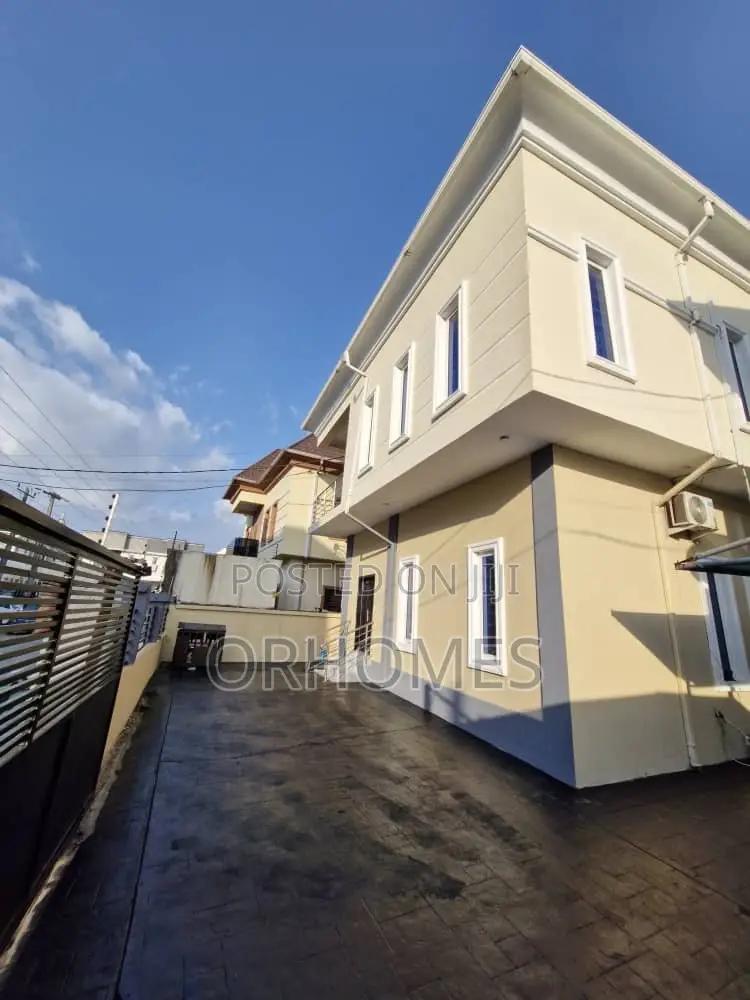 4bdrm Duplex in Ikota Gra for sale in Ikota