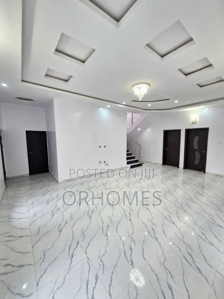 4bdrm Duplex in Ikota Gra for sale in Ikota