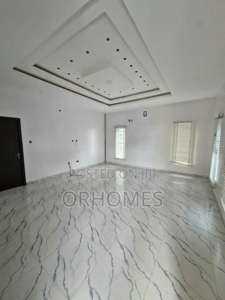 4bdrm Duplex in Ikota Gra for sale in Ikota