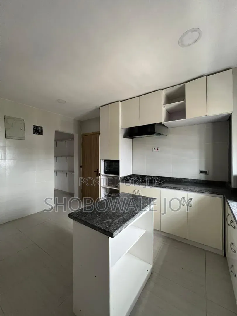 3bdrm Apartment in Ikate . for rent in Ikate
