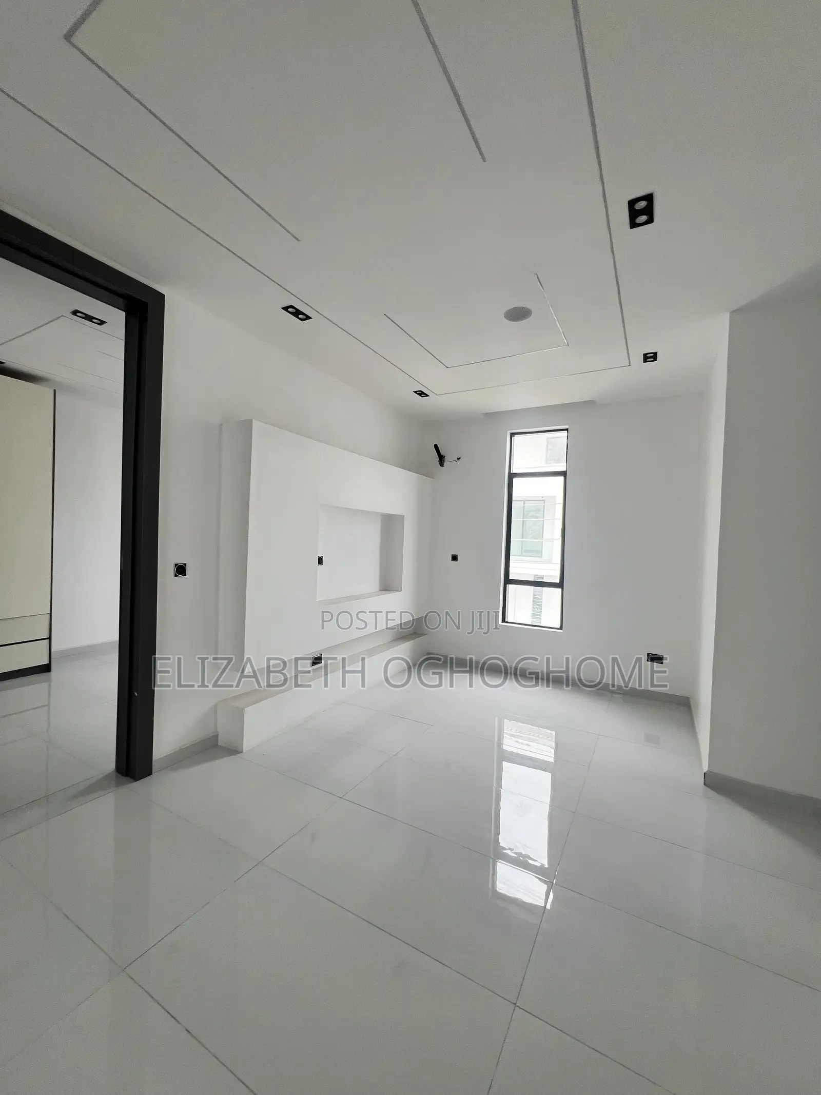5bdrm Duplex in Chevron for sale in Chevron