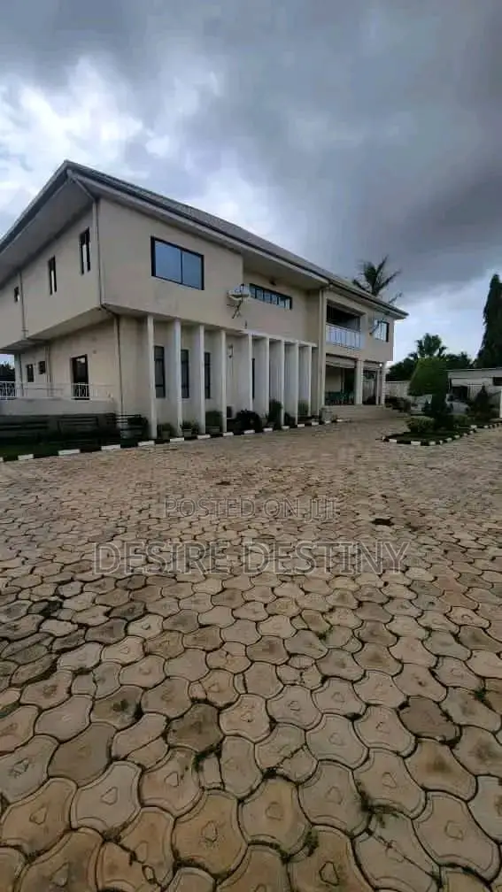 Furnished 4bdrm Duplex in Jos for sale in Jos