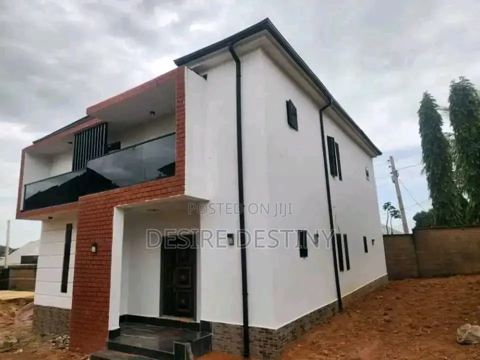3bdrm Duplex in Jos for sale in Jos