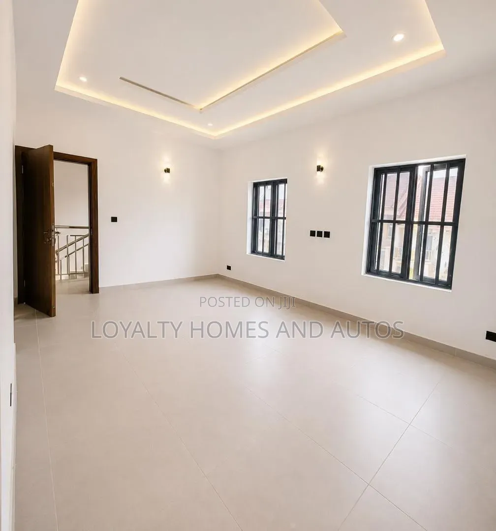 5bdrm Duplex in Omole Phase 1 for sale in Omole Phase 1