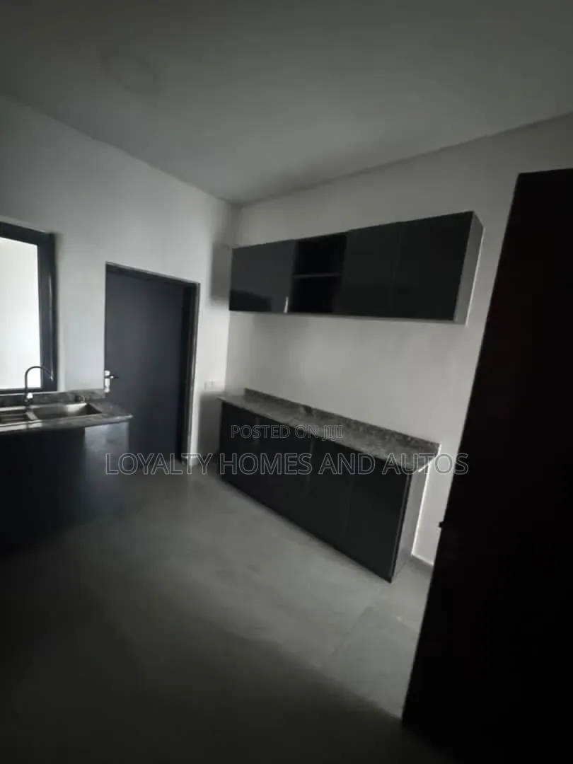 4bdrm Duplex in Lekki Phase 1 for sale in Lekki Phase 1