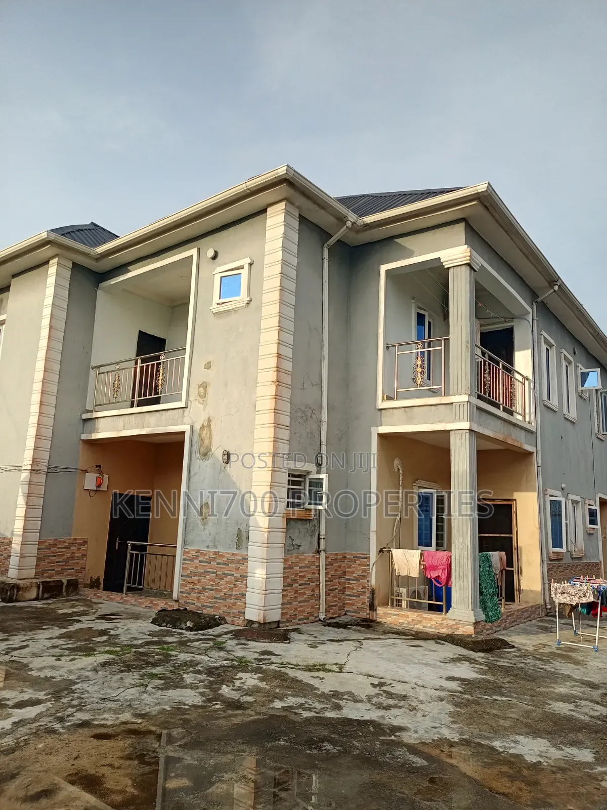 10bdrm Block of Flats in Majek By Balogun, Off Lekki-Epe Expressway in Off Lekki-Epe Expressway