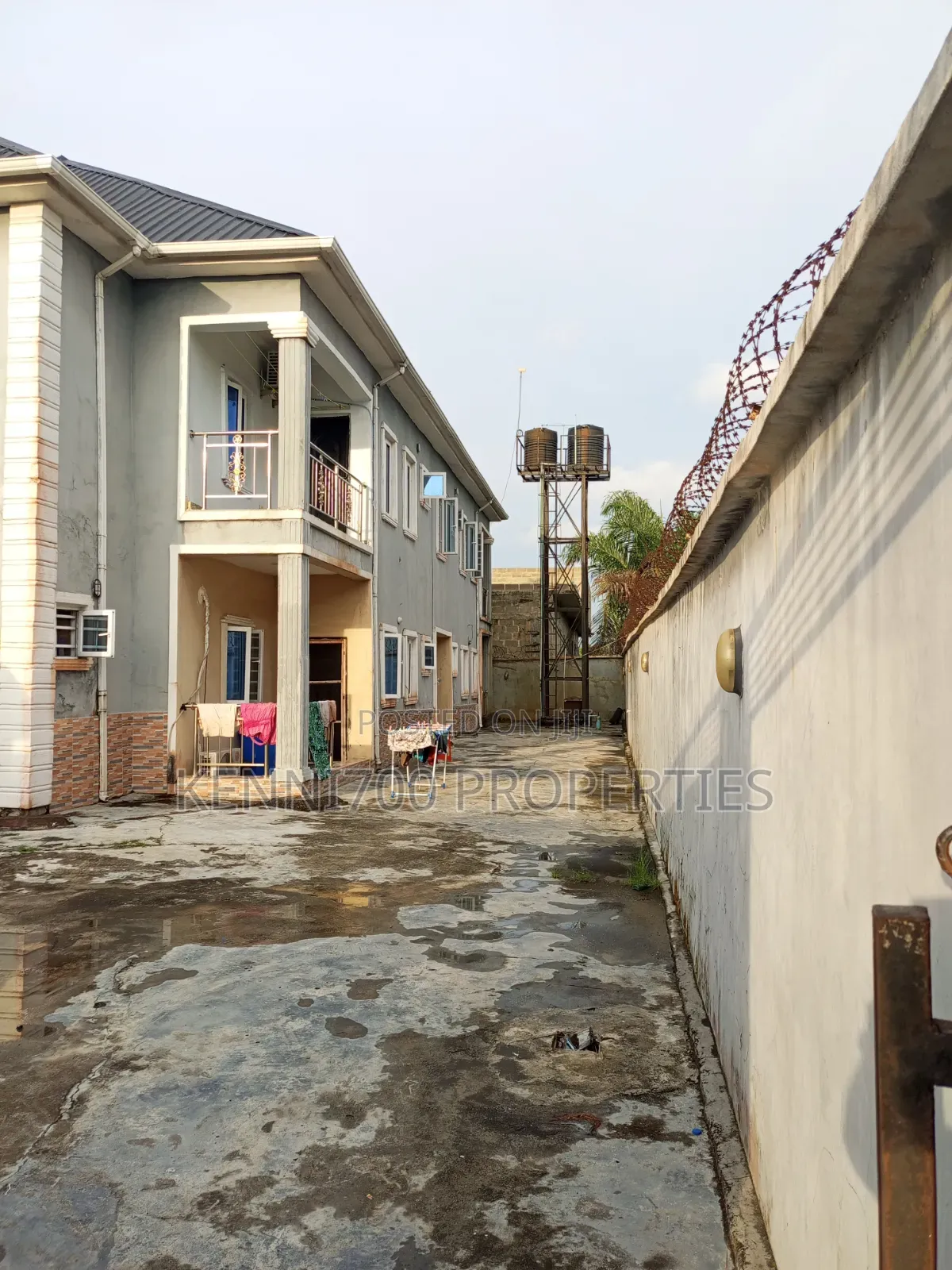 10bdrm Block of Flats in Majek By Balogun, Off Lekki-Epe Expressway in Off Lekki-Epe Expressway