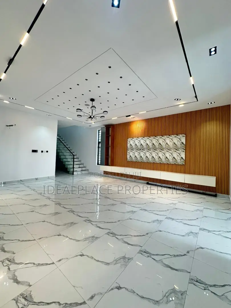 5bdrm Duplex in VGC / Ajah for sale in VGC / Ajah
