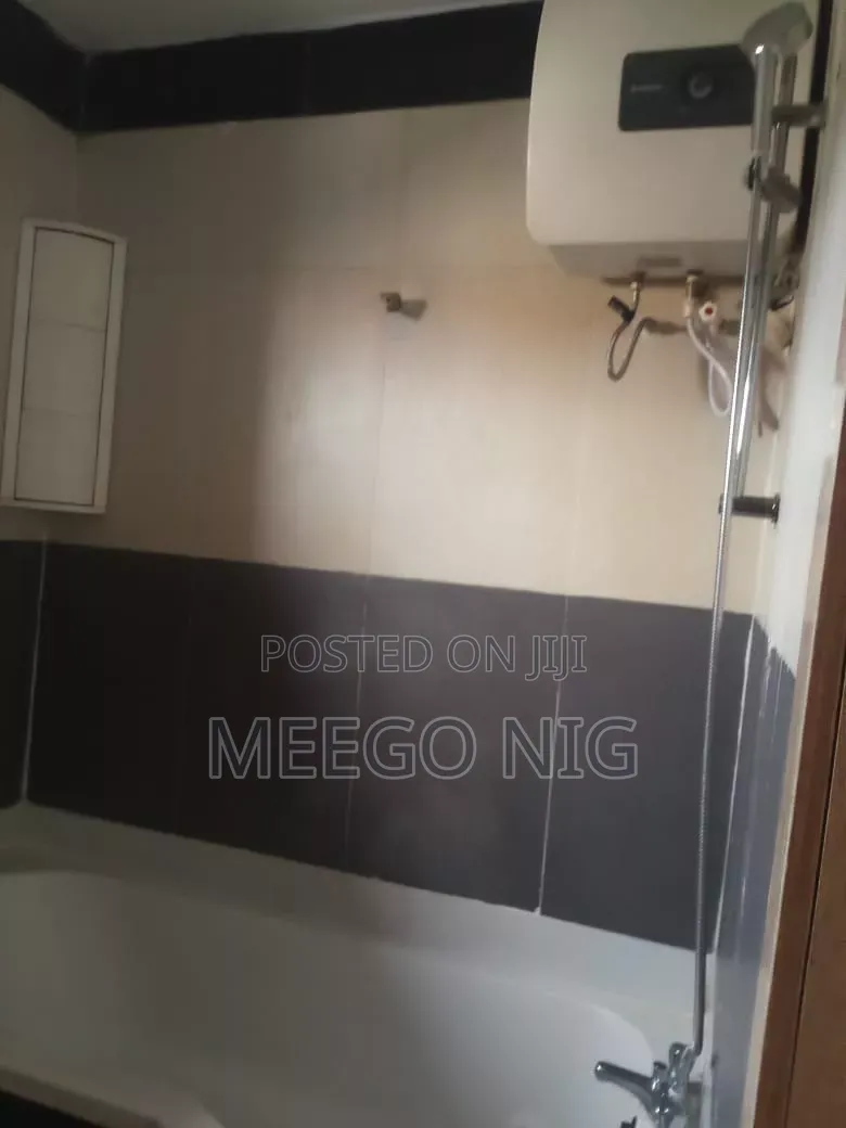 1bdrm Apartment in Off Admiralty Way for rent in Lekki Phase 1