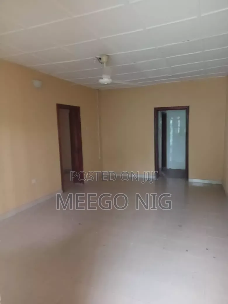 1bdrm Apartment in Off Admiralty Way for rent in Lekki Phase 1