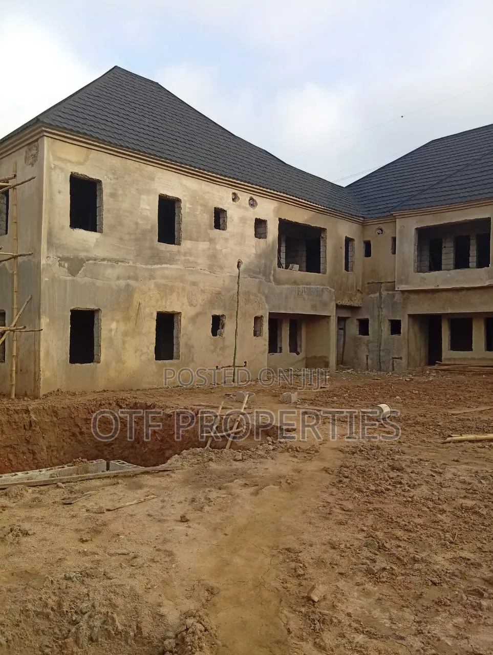 3bdrm Apartment in Fo1, Kubwa for sale in Kubwa