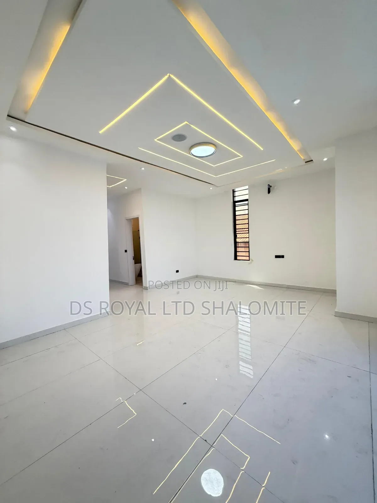 5bdrm Duplex in Ikota for sale in Ikota