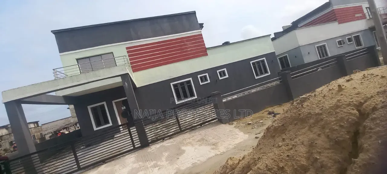 3bdrm Duplex in Olokonla for rent in Olokonla