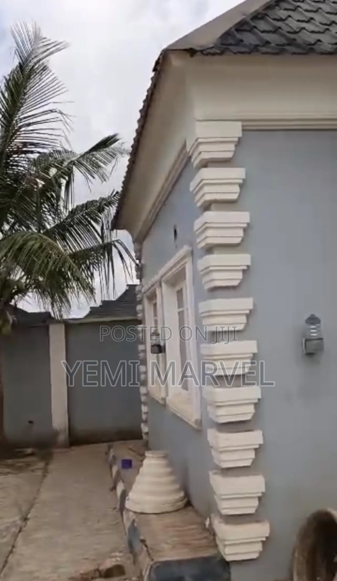 3bdrm Bungalow in Sopade Area, Off for sale in Odo Ona